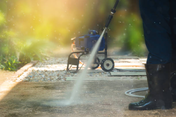 Spring Cleaning in Century, FL